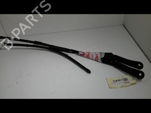 Used Front windshield wiper arm BMW X2 (F39) sDrive 18 i (140 hp) 14888463