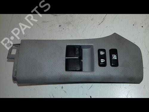 Fensterheberschalter links vorne für TOYOTA YARIS (_P9_) 1.0 VVT-i (KSP90_, KSP90R) (69 hp) 29225452