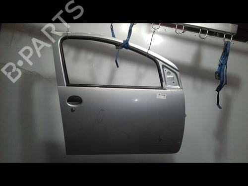 Used Right front door Right front door 33136006 33136006