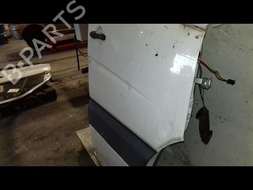 Used Right front door MERCEDES-BENZ SPRINTER 3,5-t Van (B907, B910) 316 CDI RWD (907.631, 907.633, 907.635, 907.637) (163 hp) 30949694