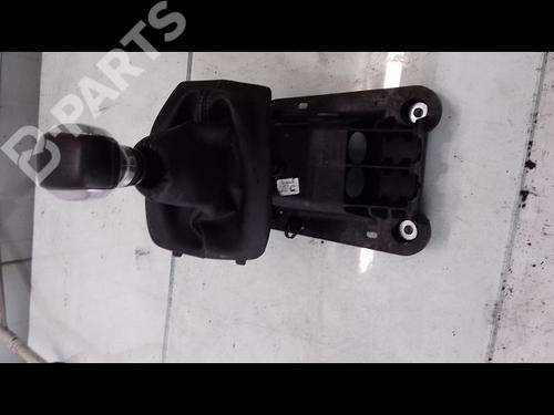Used Gear lever PEUGEOT 2008 I (CU_) 1.6 HDi (92 hp) 8970823