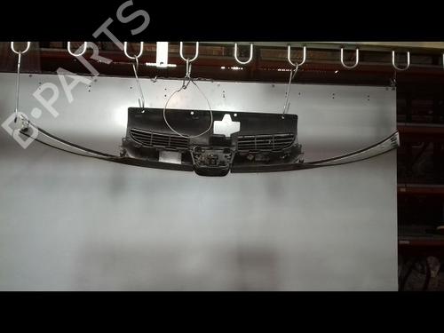 Used Grille PEUGEOT 206 Hatchback (2A/C) 1.4 i (75 hp) 18205213