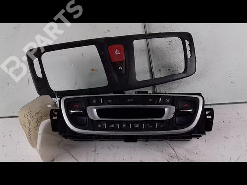 Used Climate control RENAULT MEGANE III Hatchback (BZ0/1_, B3_) 2.0 dCi (BZ0Y) (150 hp) 8970320