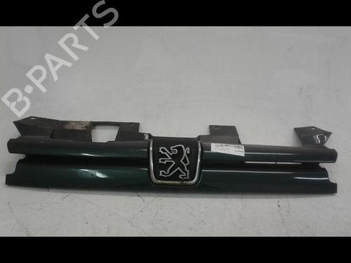Grill PEUGEOT 306 Hatchback (7A, 7C, N3, N5) 1.9 DT (90 hp) 23195144