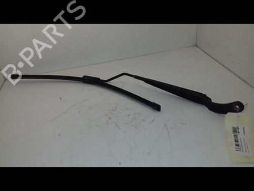 Used Front windshield wiper arm RENAULT CLIO IV Grandtour (KH_) 1.5 dCi 90 (KHN3, KHN4) (90 hp) 29226775