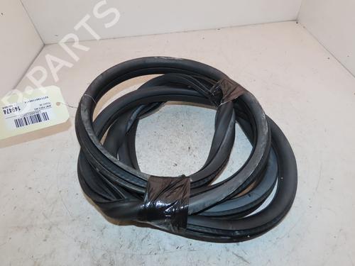 Gummiliste Gummiliste PEUGEOT 208 I (CA_, CC_) 1.2 THP 110 (110 hp) 36940431 36940431