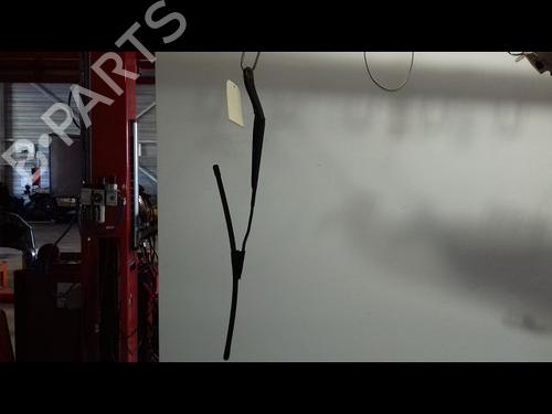 Used Front windshield wiper arm Front windshield wiper arm DS DS 3 (SA_) 1.2 VTi 82 (SAHMZ6) (82 hp) 36425617 36425617