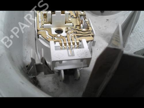 Kabinelys RENAULT CLIO III Grandtour (KR0/1_) 1.5 dCi (KR0F) (86 hp) 8972996