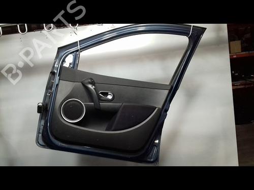 Used Right front door RENAULT CLIO III (BR0/1, CR0/1) 1.5 dCi (BR17, CR17) (86 hp) 12235011