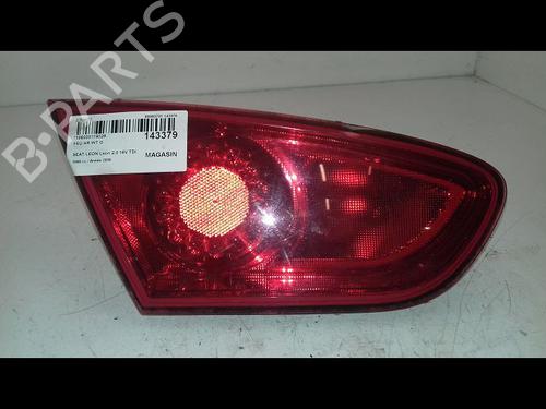 left-tailgate-light-seat-leon-1p1-20-tdi-16v-1p0945107f-2005-2006-2007-2008-2009-2010-2011-2012-2013-22811640 main image