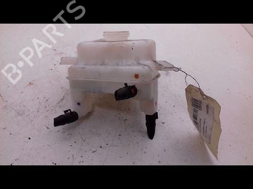 Bremsevæskebeholder TOYOTA YARIS (_P13_) 1.5 Hybrid (NHP130_, NHP130) (101 hp) 14887135