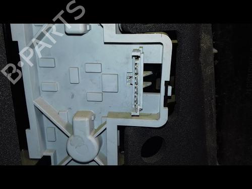 right-taillight-opel-zafira-zafira-family-b-a05-18-m75-93190793-2005-2006-2007-2008-2009-2010-2011-2012-2013-2014-2015-2016-2017-2018-2019-12431716 main image