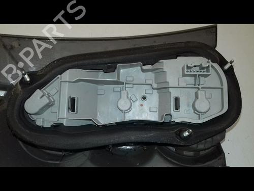 Used Right taillight TOYOTA COROLLA Verso (ZER_, ZZE12_, R1_) 2.2 D-4D (AUR10_, AUR10R) (136 hp) 29216892