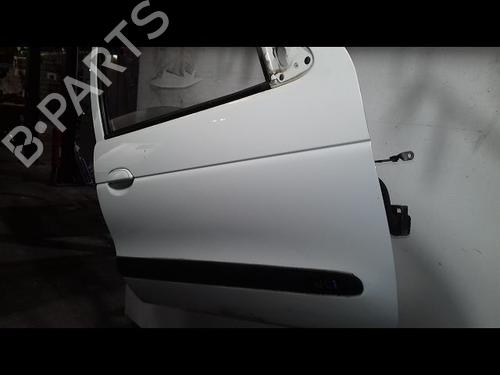Used Right front door RENAULT MEGANE I Classic (LA0/1_) 1.9 dCi (LA05, LA1F) (102 hp) 21226900