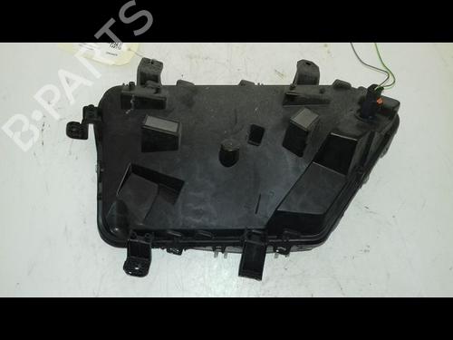 Farol diurno esquerdo Farol diurno esquerdo PEUGEOT 2008 II (UD_, US_, UY_, UJ_, UR_, UC_) 1.2 PureTech 100 (USHNK) (101 hp) 39893185 39893185