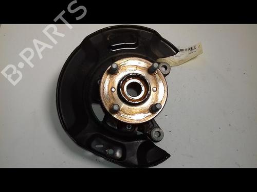 Used Left front steering knuckle TOYOTA YARIS (_P13_) 1.5 (NSP131_) (112 hp) 14886984