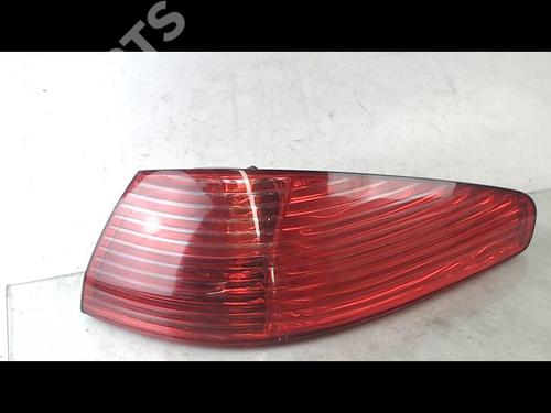 Feu arrière droit PEUGEOT 607 (9D, 9U) 2.2 HDi (133 hp) 8968931