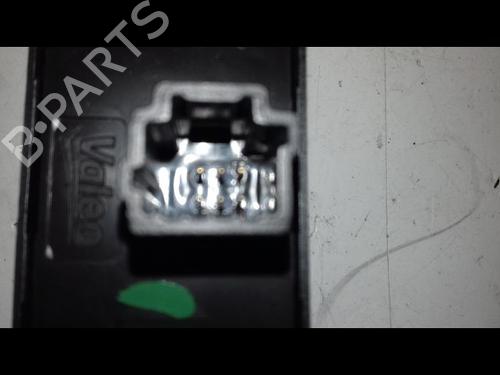 Used Warning switch DACIA SANDERO II TCe 90 (B8M1, B8MA, B8AC) (90 hp) 11747145