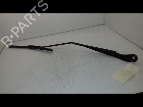 Used Front windshield wiper arm DACIA SANDERO III 1.0 SCe 65 (67 hp) 22693422