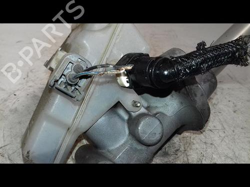 Used Brake master cylinder MAZDA 5 (CR) 2.0 CD (CR19) (110 hp) 13362687