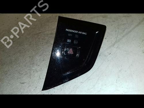 Bouton de warning VW POLO VI (AW1, BZ1, AE1) 1.0 TSI (95 hp) 33135856