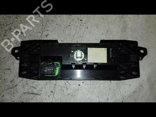 Used Display monitor Display monitor CITROËN BERLINGO / BERLINGO FIRST MPV (MF_, GJK_, GFK_) 2.0 HDI 90 (MFRHY) (90 hp) 40241619 40241619