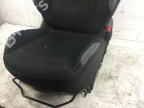 Right front seat PEUGEOT 208 I (CA_, CC_) 1.6 HDi / BlueHDi 75 | BP8971224C16 