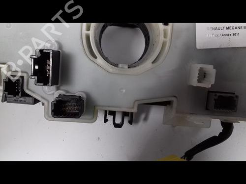 Used Steering column stalk Steering column stalk RENAULT MEGANE III Grandtour (KZ0/1) 1.5 dCi (KZ09, KZ0D, KZ1G, KZ29, KZ14, KZ1W, KZ10, KZ1F,... (110 hp) 10524033 10524033