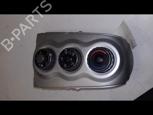 Used Climate control TOYOTA YARIS (_P9_) 1.4 D-4D (NLP90_, NLP90R) (90 hp) 8970895