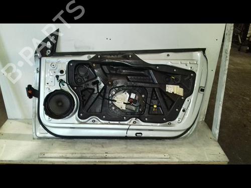 Used Right front door VW EOS (1F7, 1F8) 2.0 TDI (140 hp) 17136013