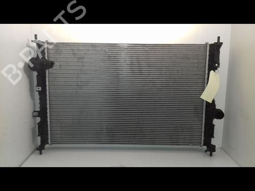 Used Water radiator PEUGEOT 3008 II SUV (MC_, MR_, MJ_, M4_) Hybrid (224 hp) 22535636