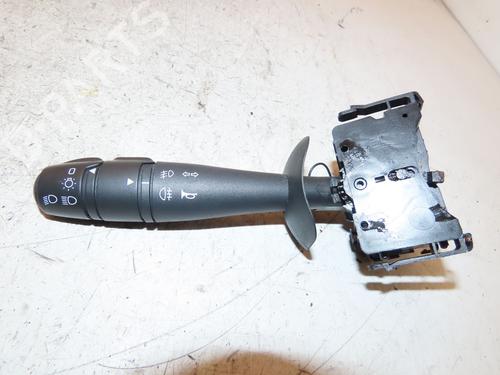Used Headlight switch RENAULT TWINGO II (CN0_) 1.5 dCi (CN0U) (84 hp) 33008611