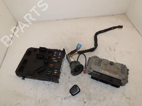 Used Electronic module Electronic module PEUGEOT 206 CC (2D) 1.6 16V (2DNFUF, 2DNFUR) (109 hp) 33135836 33135836