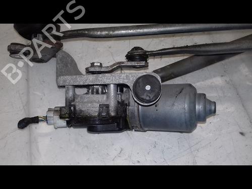 Used Front wiper motor TOYOTA YARIS (_P9_) 1.4 D-4D (NLP90_, NLP90R) (90 hp) 8963348