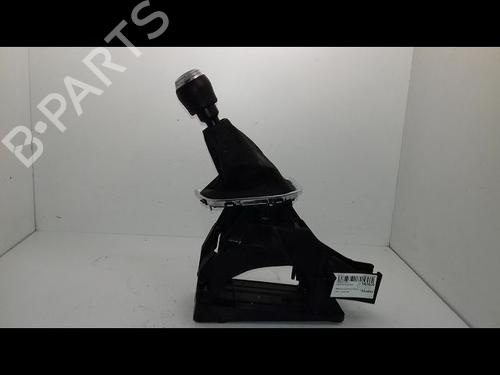 Used Gear lever RENAULT CLIO V (B7_) 1.5 Blue dCi 85 (B7AG) (86 hp) 19798817
