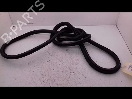 Used Rubber door seal PEUGEOT 308 SW II (LC_, LJ_, LR_, LX_, L4_) 1.6 BlueHDi 120 (120 hp) 14887863