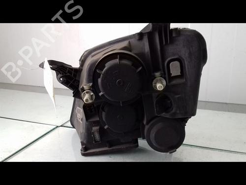 Used Right headlight OPEL MERIVA A MPV (X03) 1.6 16V (E75) (100 hp) 23196148