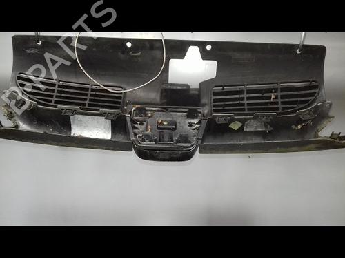 Grille PEUGEOT 206 Hatchback (2A/C) 1.4 i | BP18205213C40 