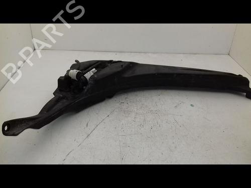 Used Windscreen washer tank Windscreen washer tank 18153563 18153563