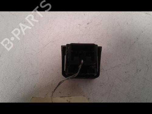 Used Warning switch NISSAN MICRA III (K12) 1.2 16V (65 hp) 8973307