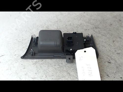 Used Headlight switch Headlight switch CITROËN C3 III (SX) 1.2 PureTech 82 (83 hp) 36482493 36482493