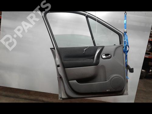 Used Left front door RENAULT SCÉNIC II (JM0/1_) 1.9 dCi (JM0G, JM12, JM1G, JM2C) (120 hp) 8972990