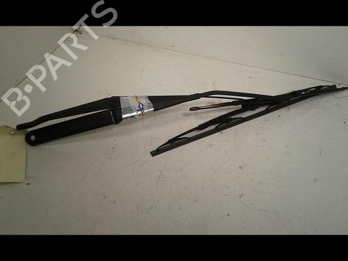 Used Front windshield wiper arm FIAT PUNTO (188_) 1.3 JTD 16V (70 hp) 14888480