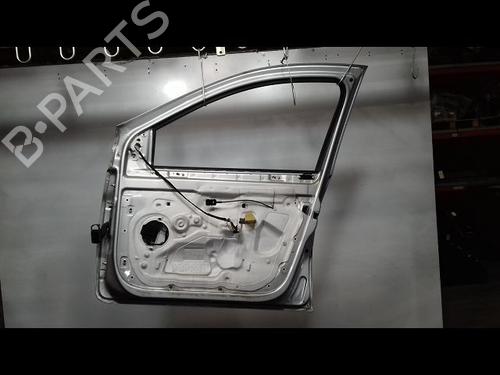 Used Right front door RENAULT CLIO III (BR0/1, CR0/1) 1.5 dCi (C/BR0G, C/BR1G) (68 hp) 30949711