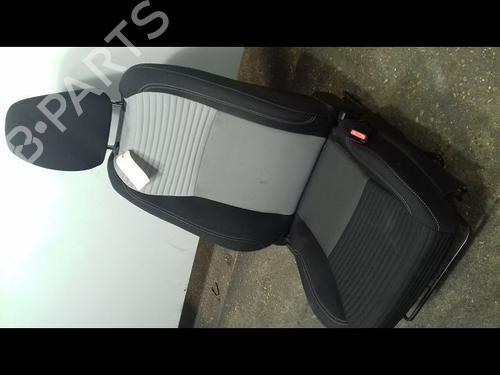 Used Right front seat TOYOTA YARIS (_P13_) 1.5 (NSP131_) (112 hp) 11999091