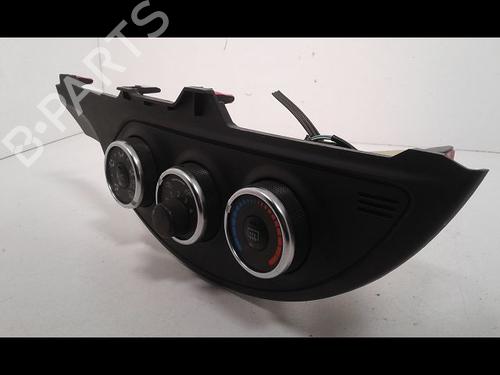 Used Climate control TOYOTA YARIS (_P13_) 1.0 (KSP130_, KSP130) (69 hp) 8972025