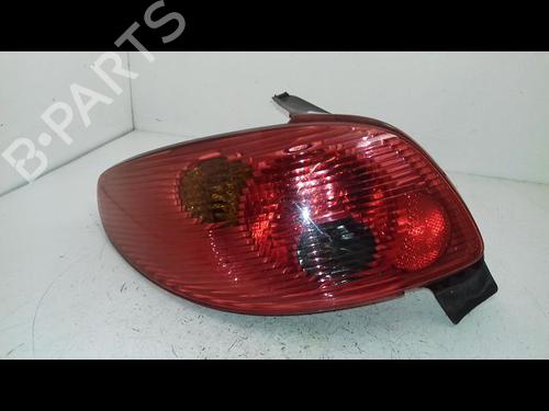Used Left taillight PEUGEOT 206 Hatchback (2A/C) 1.4 16V (88 hp) 31348016