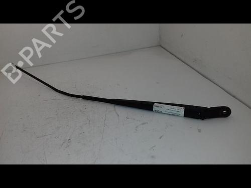 Used Front windshield wiper arm RENAULT CLIO III Grandtour (KR0/1_) 1.2 16V (KR0P) (101 hp) 29226753