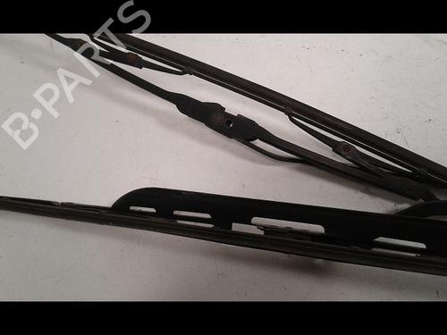Used Front windshield wiper arm RENAULT CLIO II (BB_, CB_) 1.5 dCi (B/CB08) (82 hp) 23196566