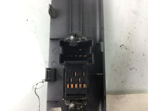 Used Left front window switch NISSAN NAVARA NP300 (D40) [2004-2026]  15744061